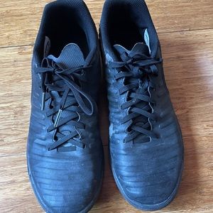 Nike futsal soccer shoes